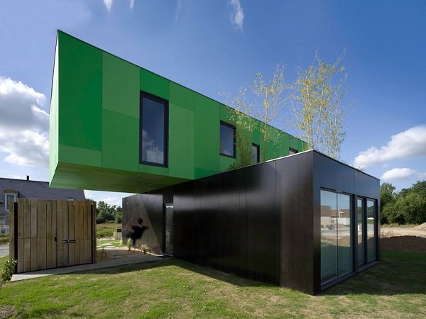 Экологичный дом из контейнеров во Франции