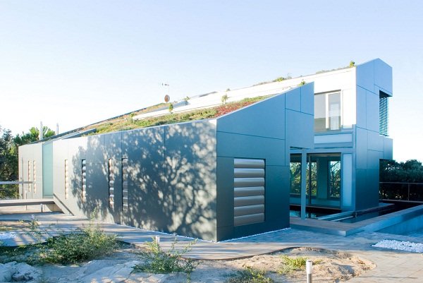 Дом с зеленой крышей в Мадриде
